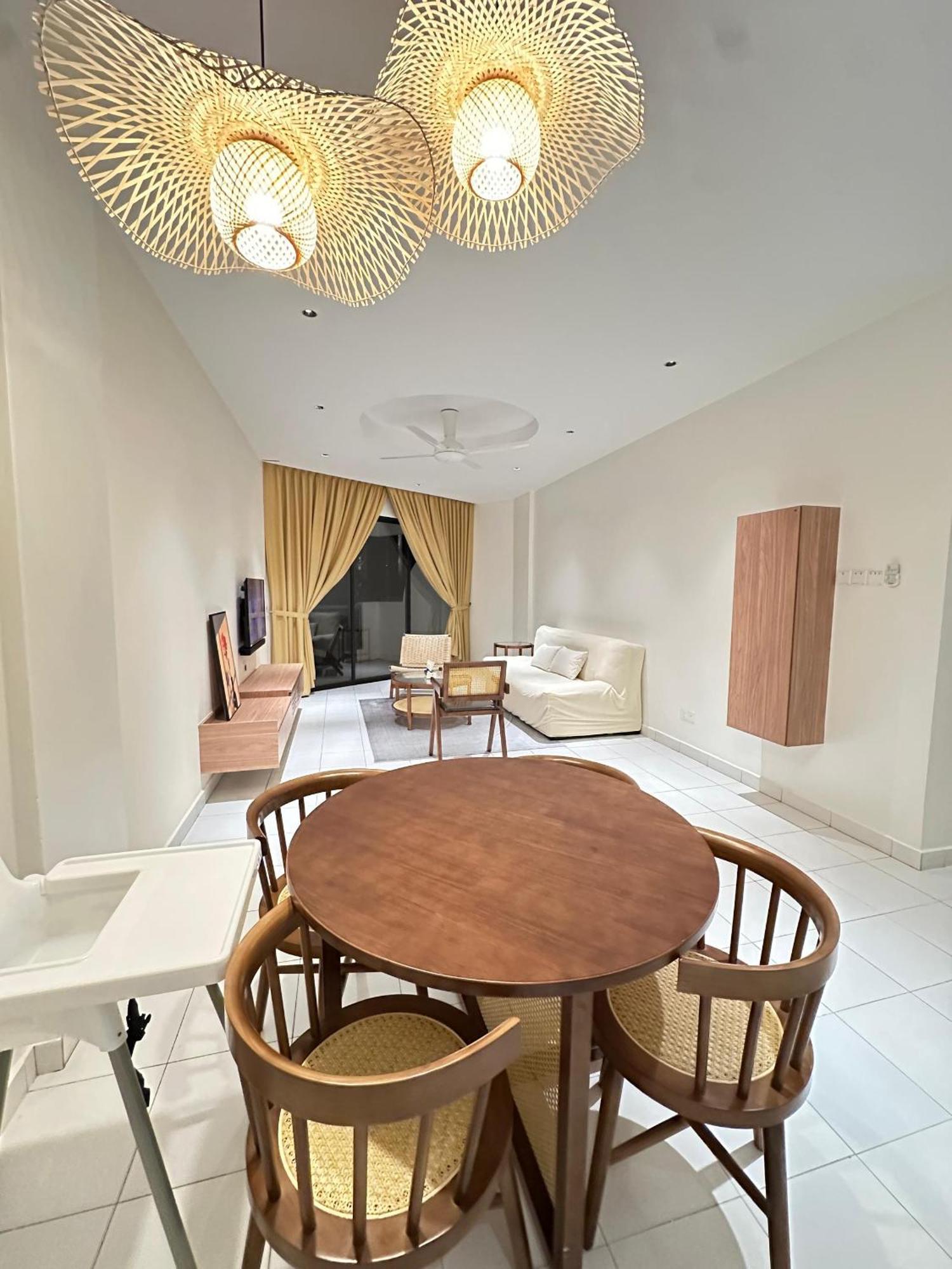 Newly Renovated Comfy Beachfront View At Seri Bulan Port Dickson Extérieur photo